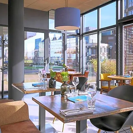 Stadshotel 3* دوسبورخ