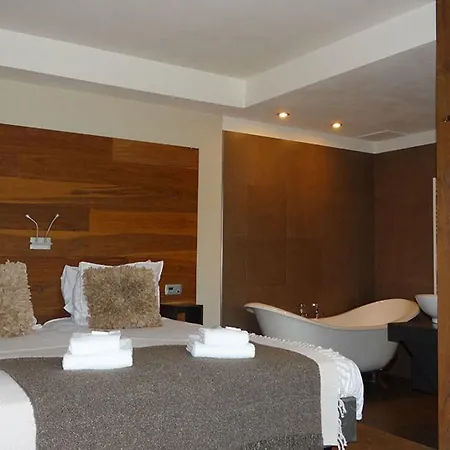 Stadshotel فندق دوسبورخ