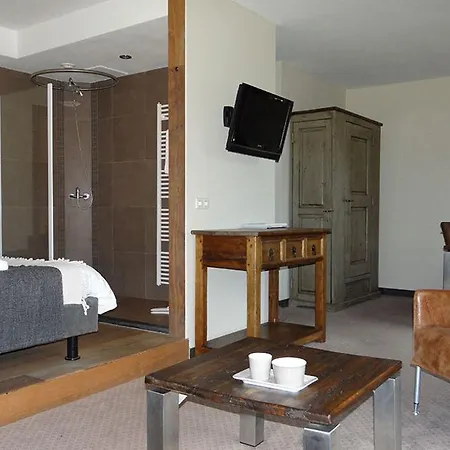 Stadshotel فندق